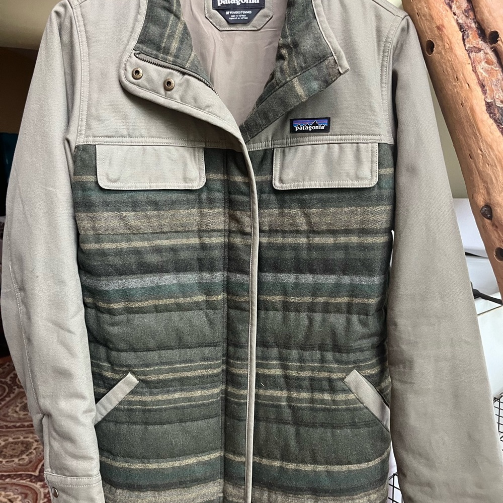 Patagonia Jacket - women’s size Medium.